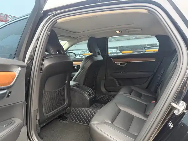 Volvo S90 2019