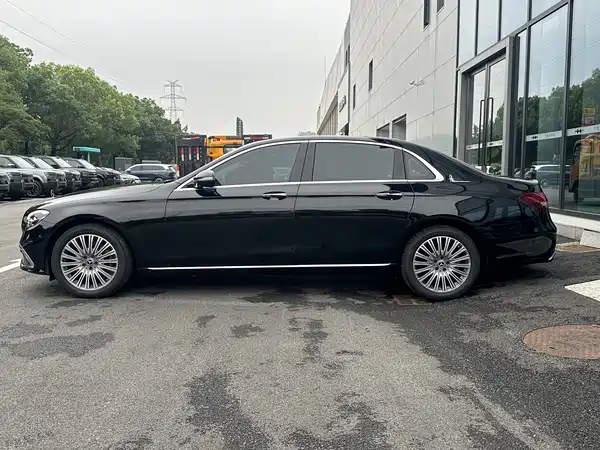 Mercedes-Benz E-Class 2022