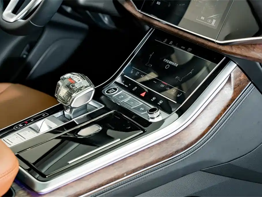 Audi Q7 2023 — фото 19