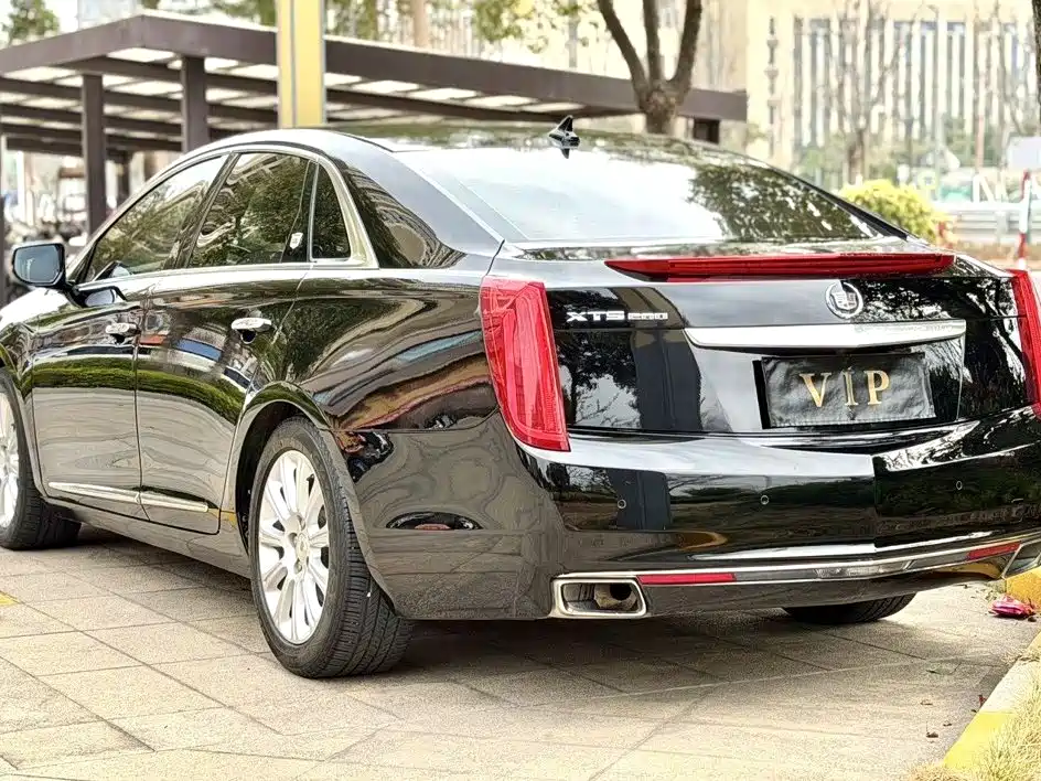 Cadillac XTS 2013 — фото 8