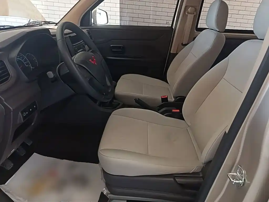 Wuling Hongguang V 2023 — фото 15