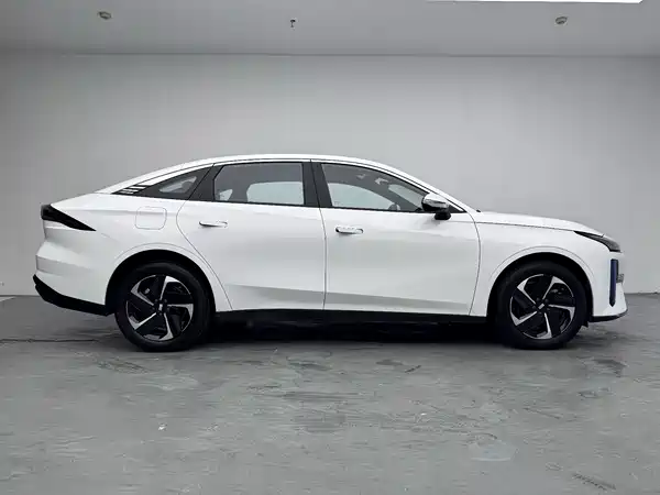 Geely Galaxy L6 2024