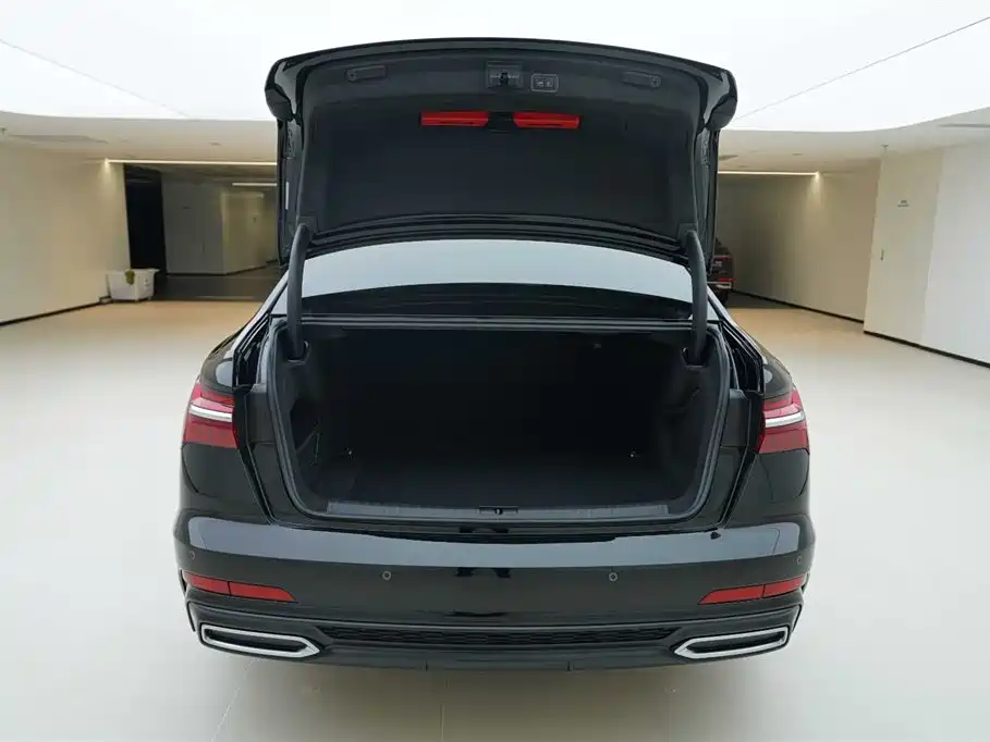 Audi A6L 2022