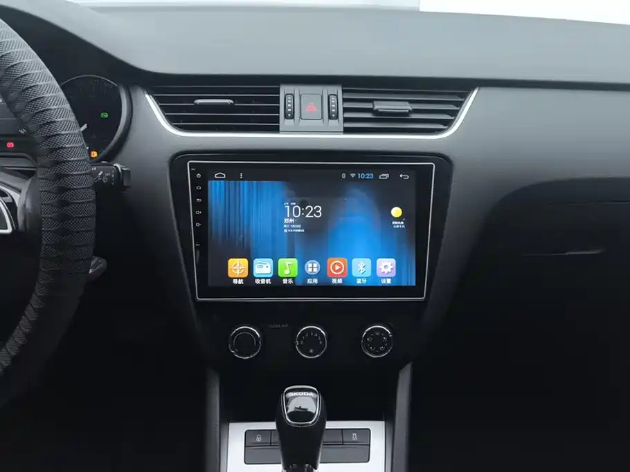 Skoda Octavia 2016 — фото 13
