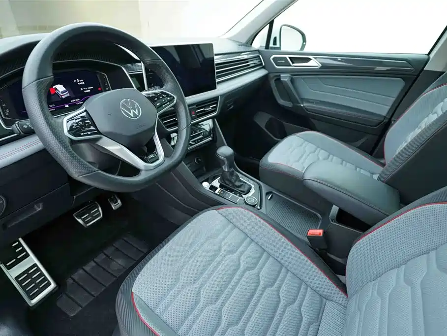 Volkswagen Tiguan L 2024 — фото 10