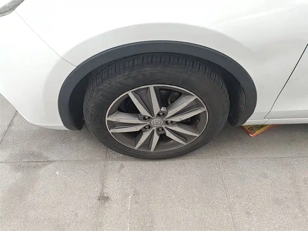 Changan Eado XT 2016 — фото 23