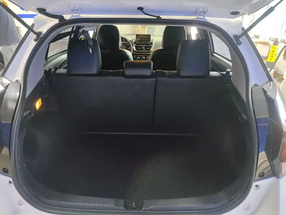 Toyota Yaris L 2022 — фото 9