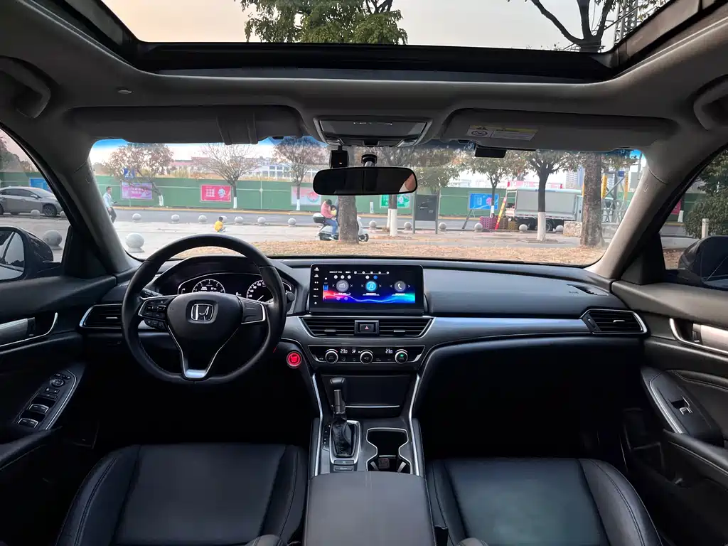 Honda Accord 2022 — фото 12
