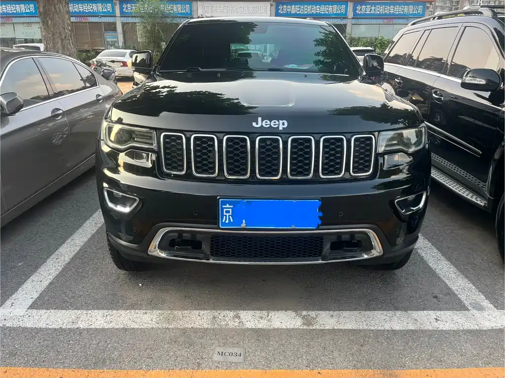 Jeep Grand Cherokee 2018 — фото 3
