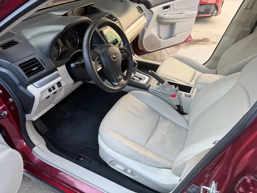 Subaru XV 2013 — фото 2