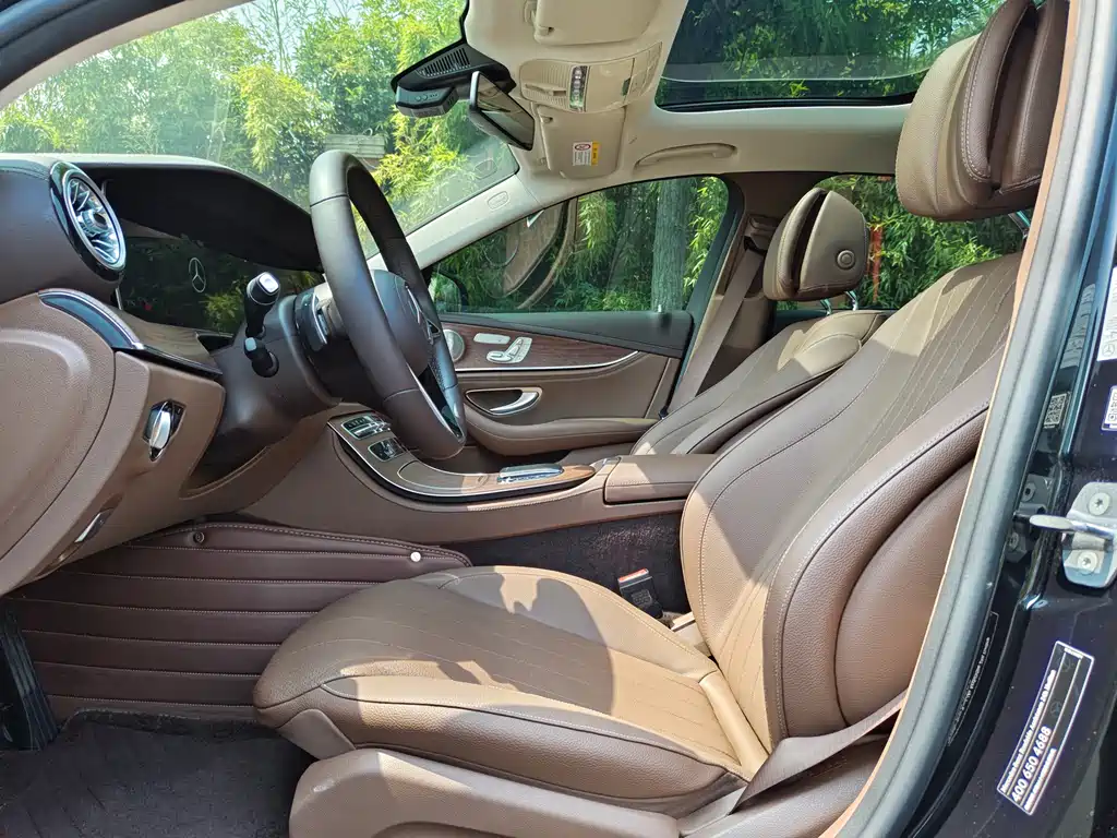 Mercedes-Benz E-Class 2023 — фото 8