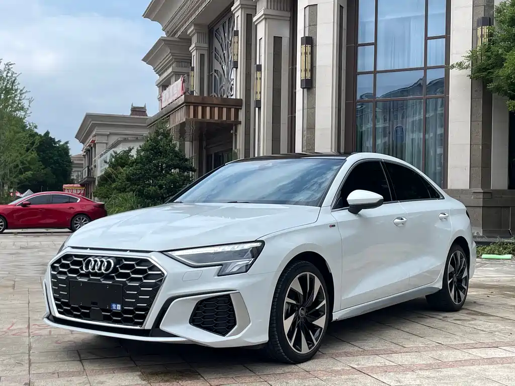 Audi A3 2023 — фото 1