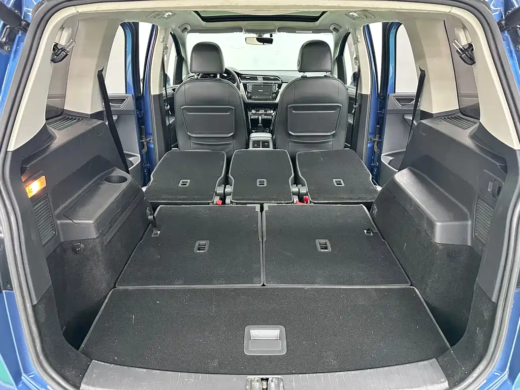 Volkswagen Touran 2018 — фото 26