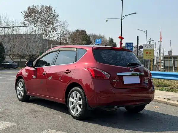 Nissan Tiida 2014
