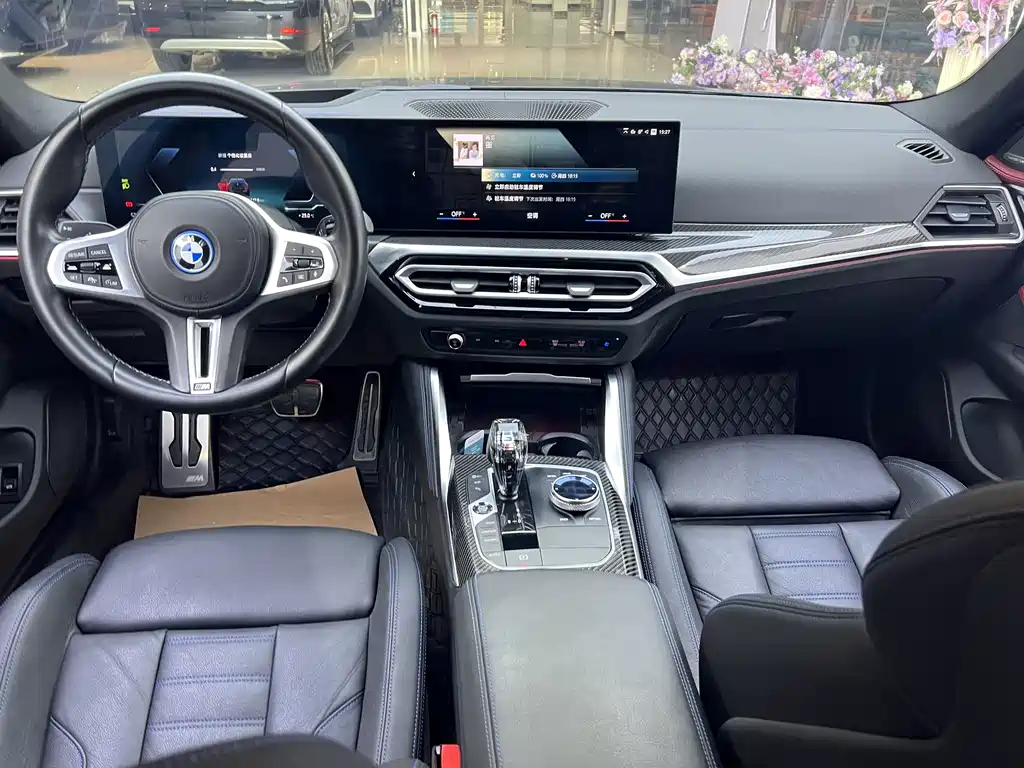 BMW i4 2022 — фото 21