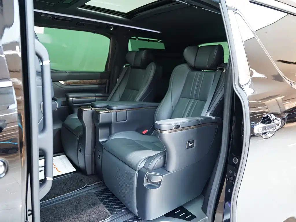 Toyota Alphard 2021 — фото 20