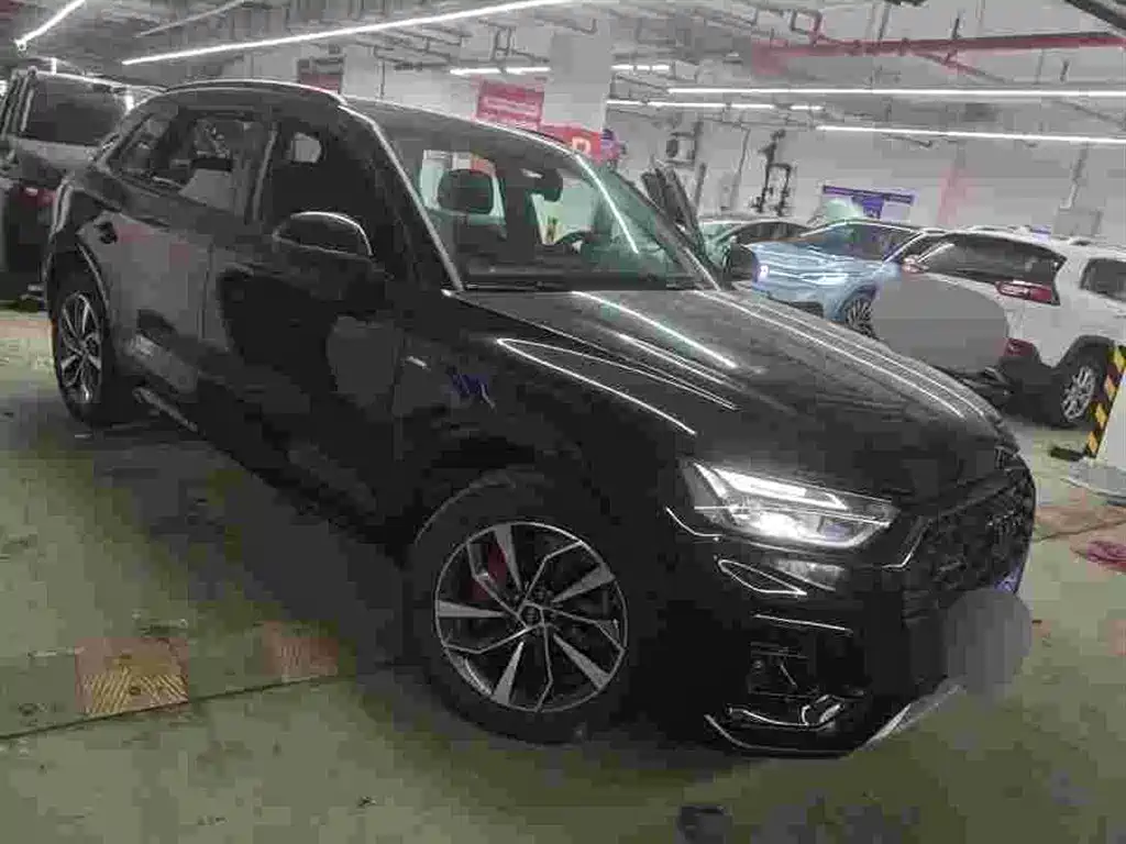 Audi Q5L 2024 — фото 1
