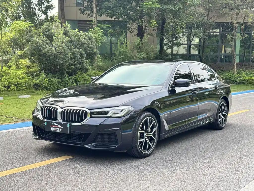 BMW 5 Series 2023 — фото 1