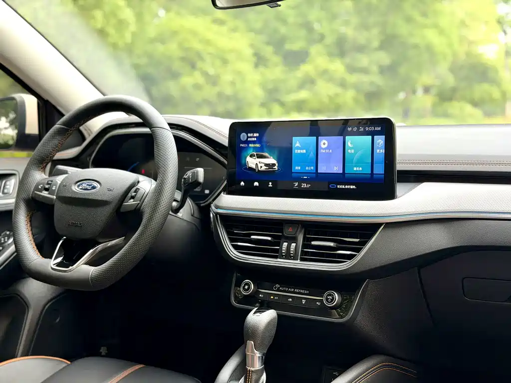 Ford Focus 2023 — фото 10