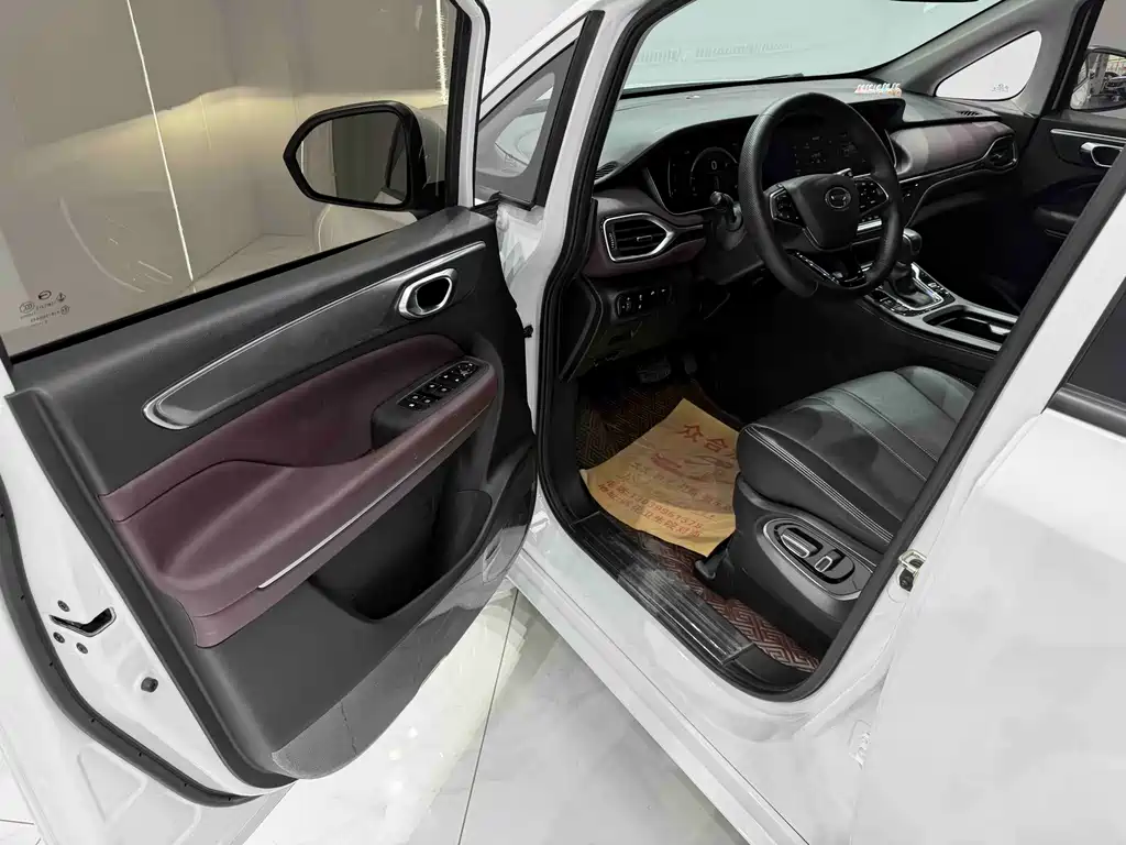 GAC Motor Trumpchi M6 2022 — фото 8