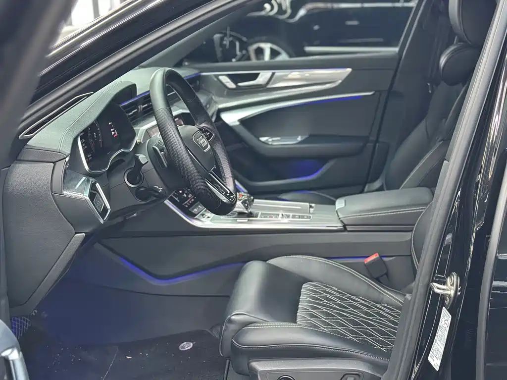 Audi A6L 2022