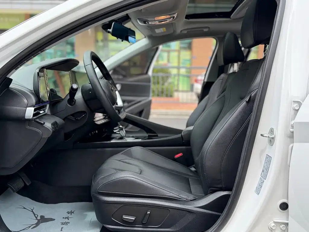 Hyundai Elantra 2023
