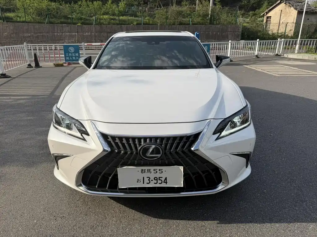 Lexus ES 2022 — фото 2