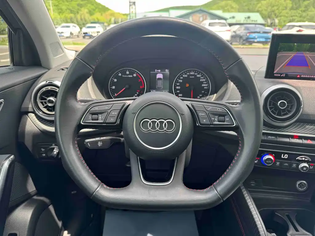 Audi Q2L 2021 — фото 15