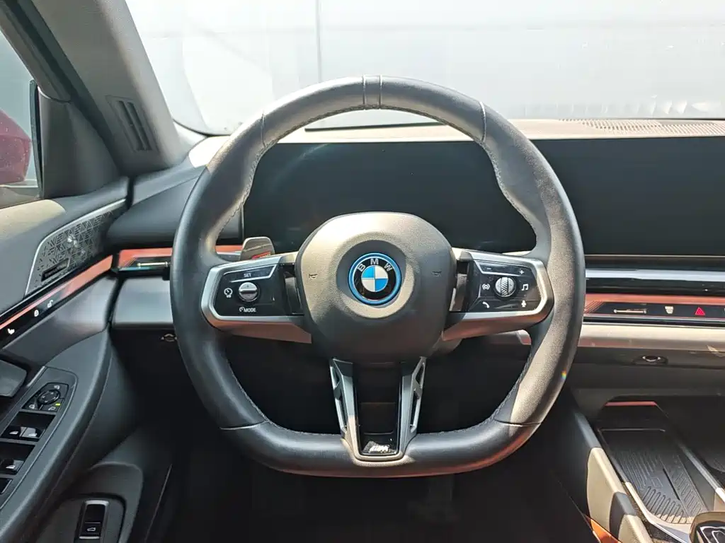 BMW i5 2025 — фото 12