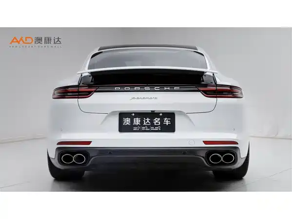 Porsche Panamera 2021