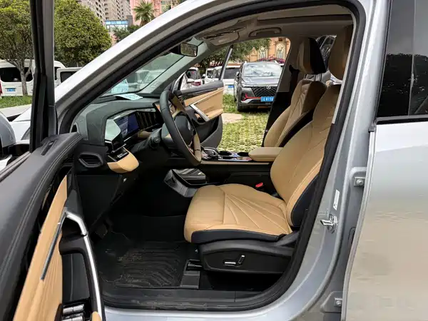 Geely Boyue L 2024