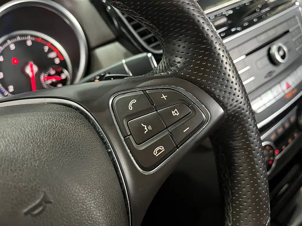 Mercedes-Benz GLE 2016 — фото 16