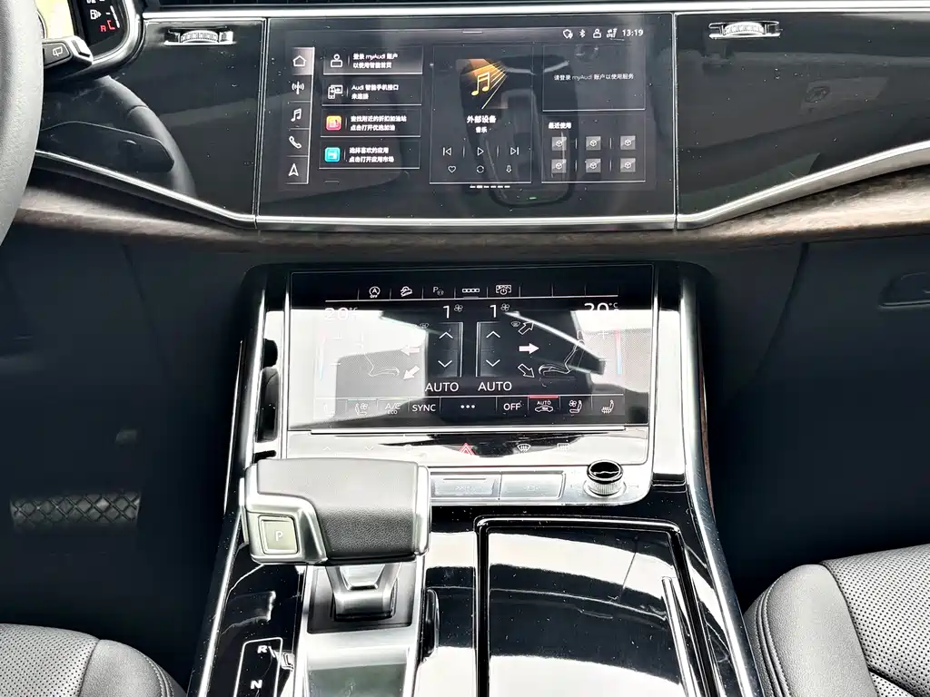 Audi Q7 2023 — фото 19