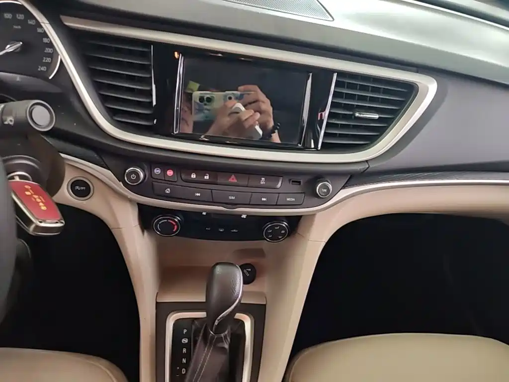 Buick Excelle 2020 — фото 13