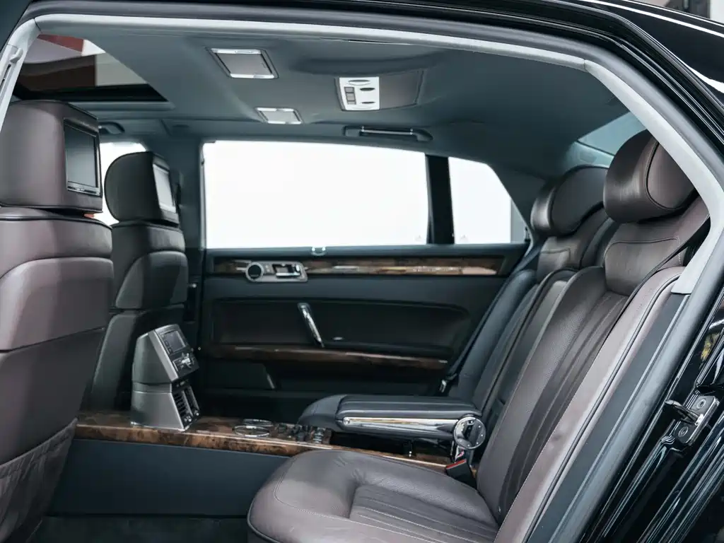 Volkswagen Phaeton 2016 — фото 10
