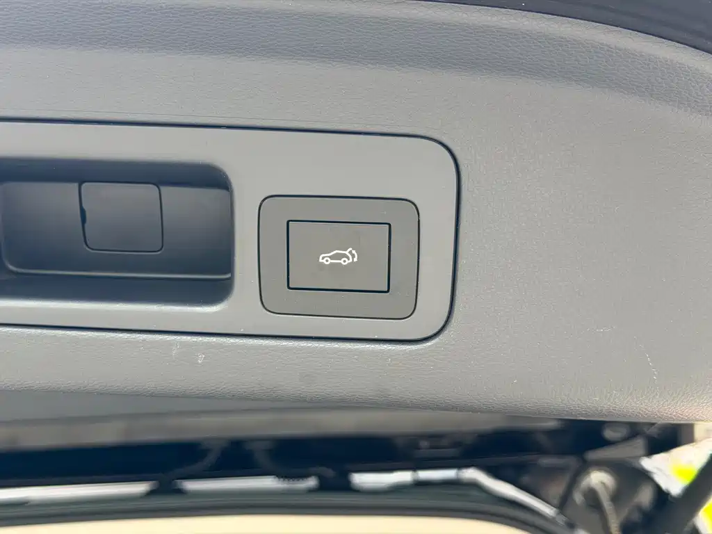 GAC Motor Trumpchi M8 2021 — фото 20