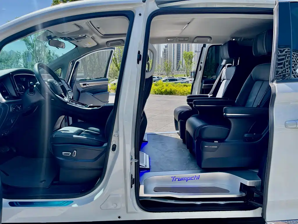 GAC Motor Trumpchi M8 2024 — фото 12