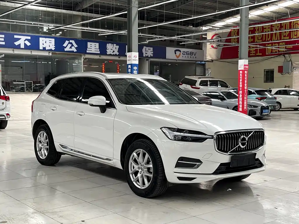 Volvo XC60 2021 — фото 3