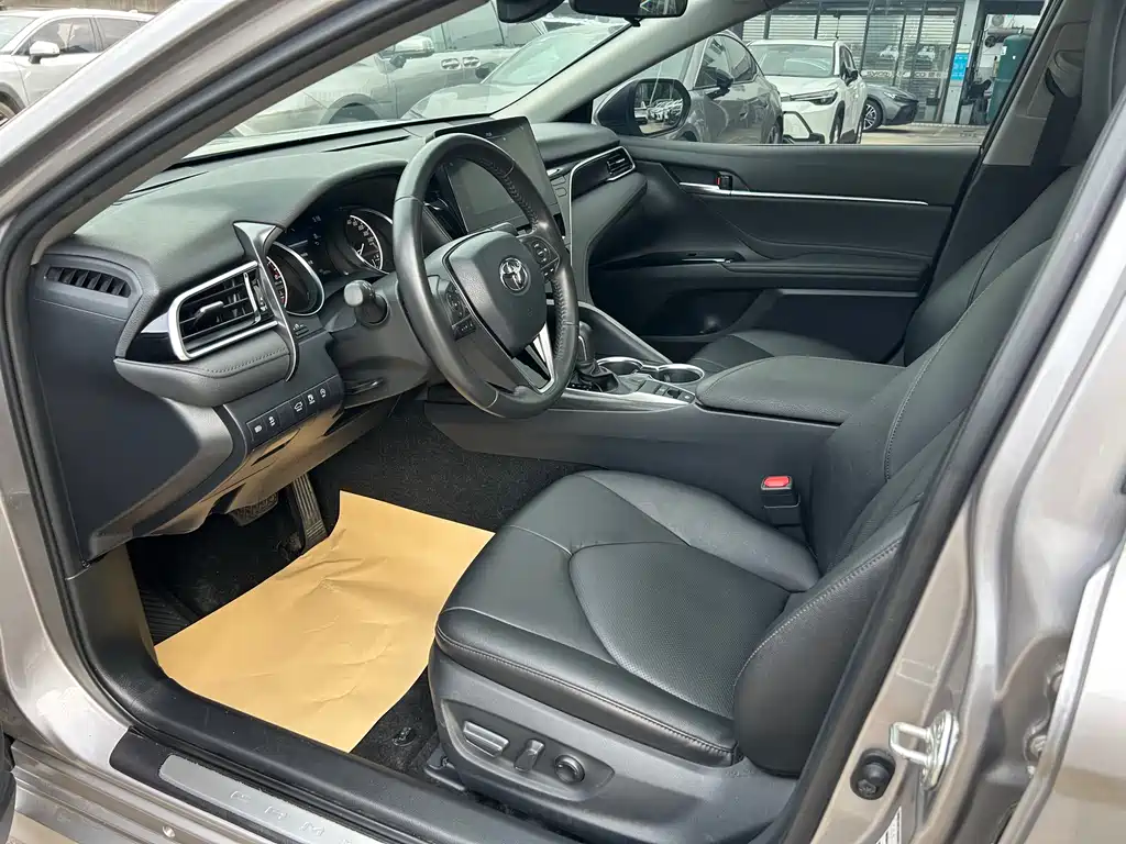 Toyota Camry 2021 — фото 11