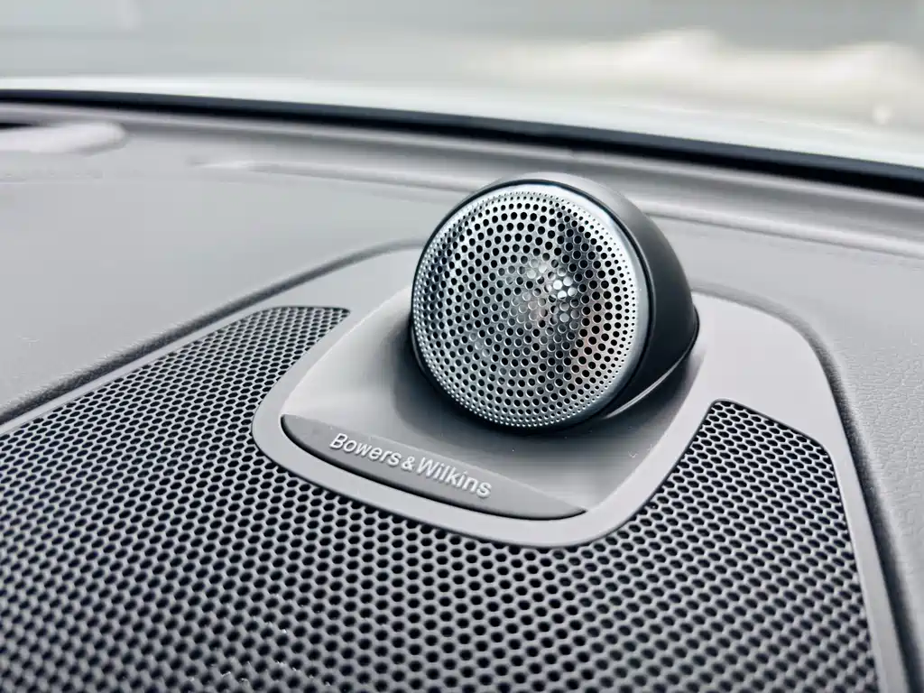 Volvo XC60 PHEV 2023 — фото 14