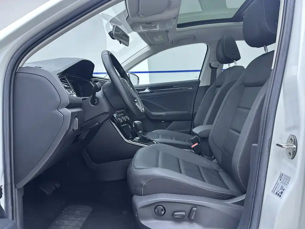 Volkswagen T-Roc 2023