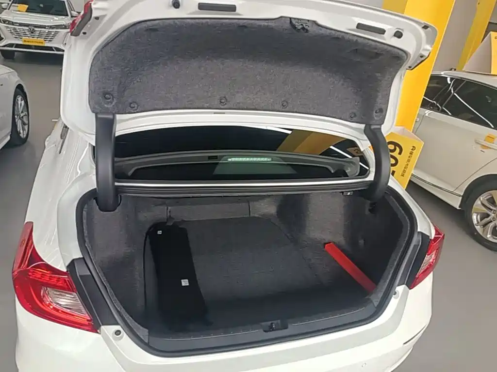 Honda Accord 2021 — фото 19