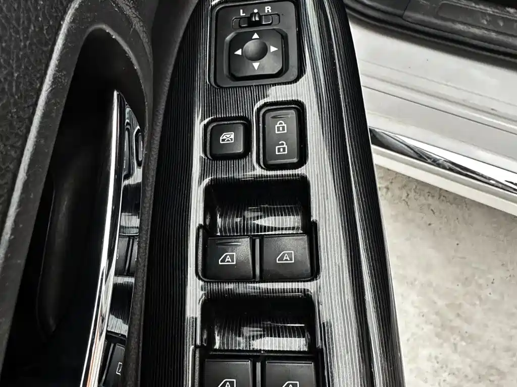 Mitsubishi Outlander 2021 — фото 16