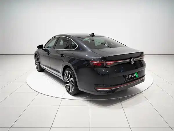 Volkswagen Magotan 2025
