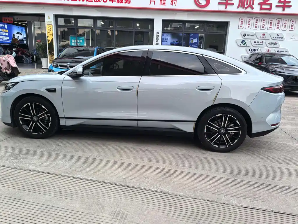 BYD Qin L 2025 — фото 5