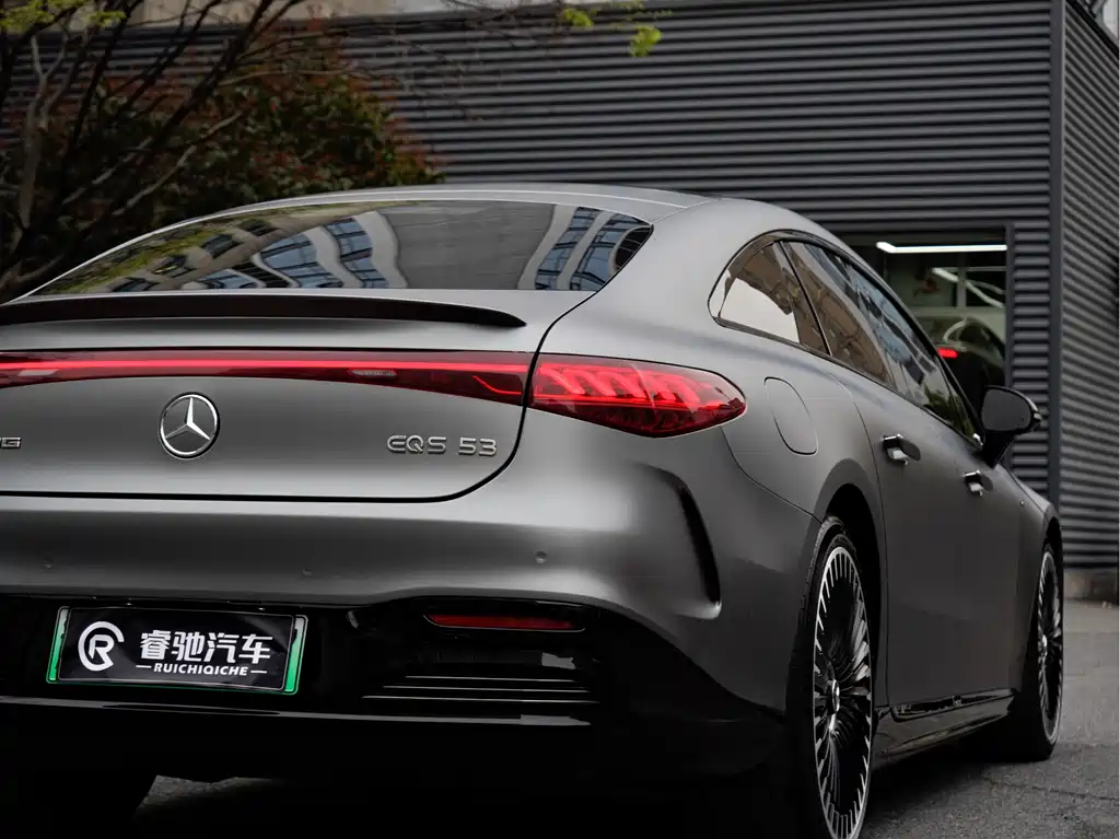 Mercedes-Benz EQS AMG 2024 — фото 6
