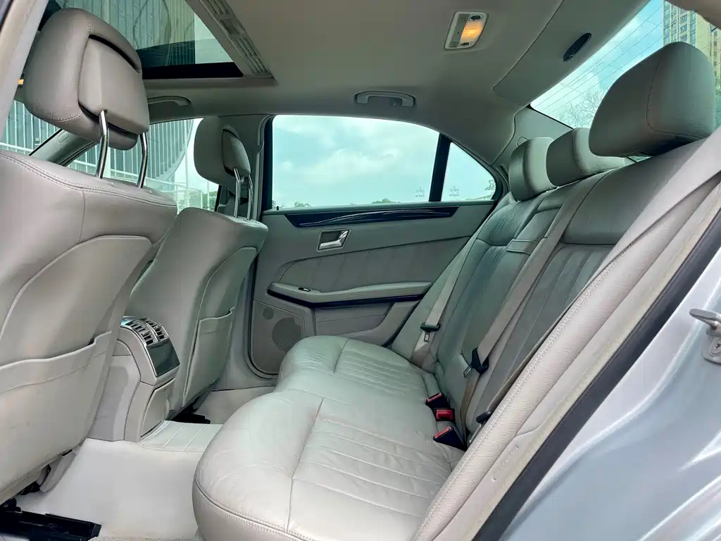 Mercedes-Benz E-Class 2010