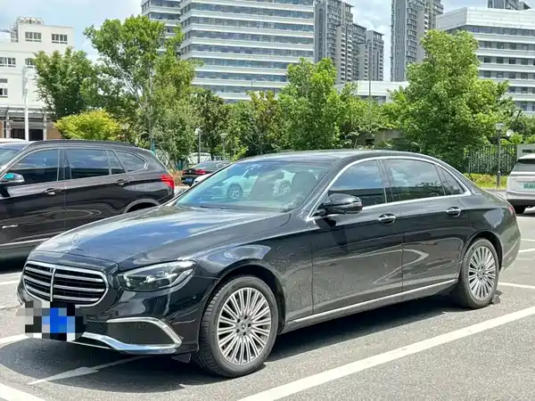 Mercedes-Benz E-Class 2022