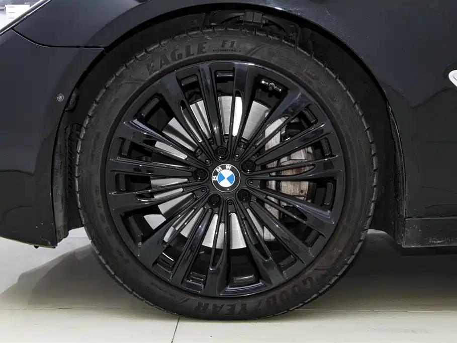 BMW 7 Series 2013 — фото 28