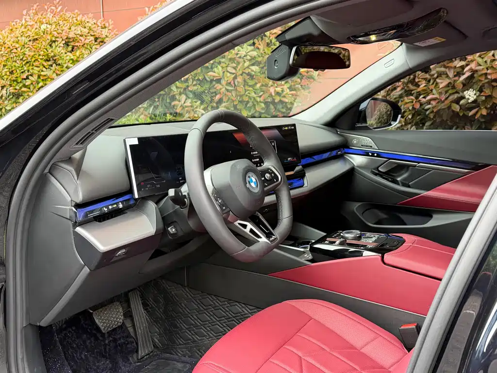 BMW 5 Series 2024 — фото 10